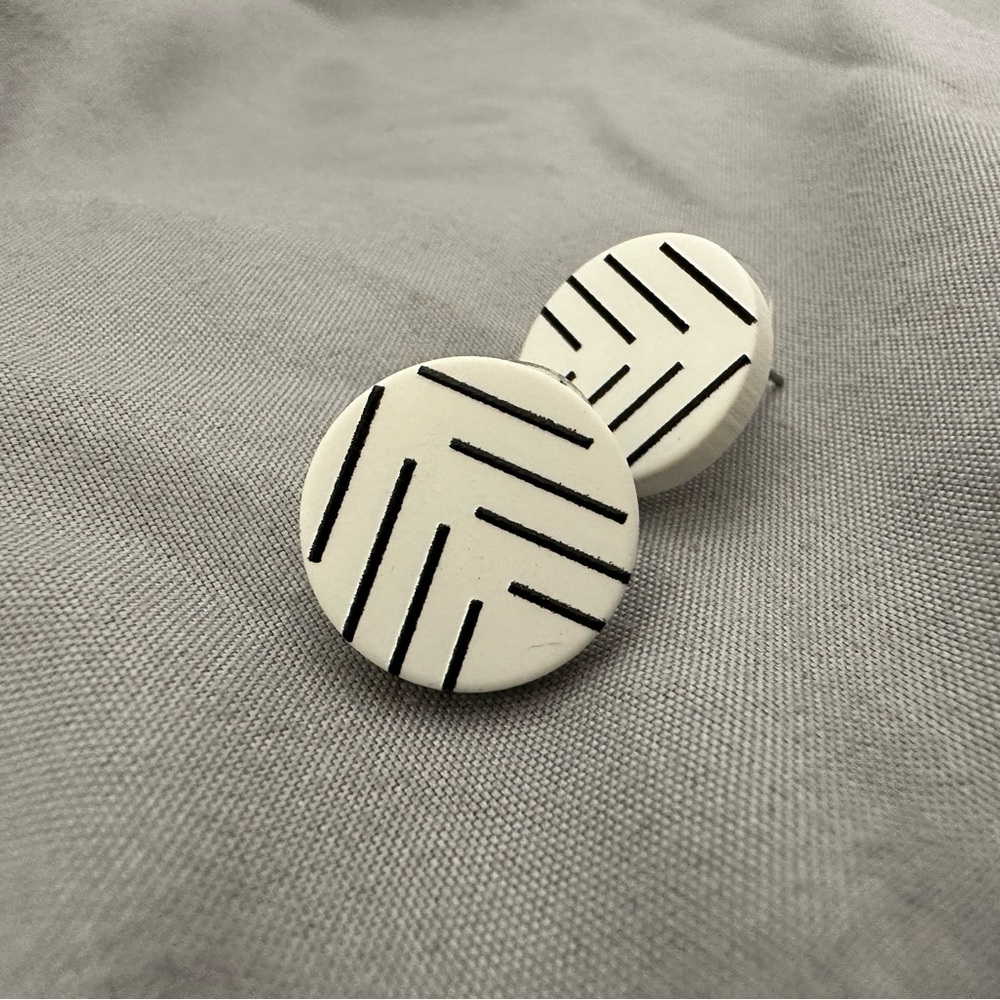 Clay round earrings